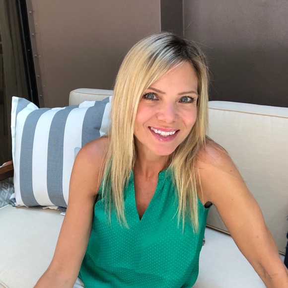 Meet your Posher, Liz - Picture 1 of 1